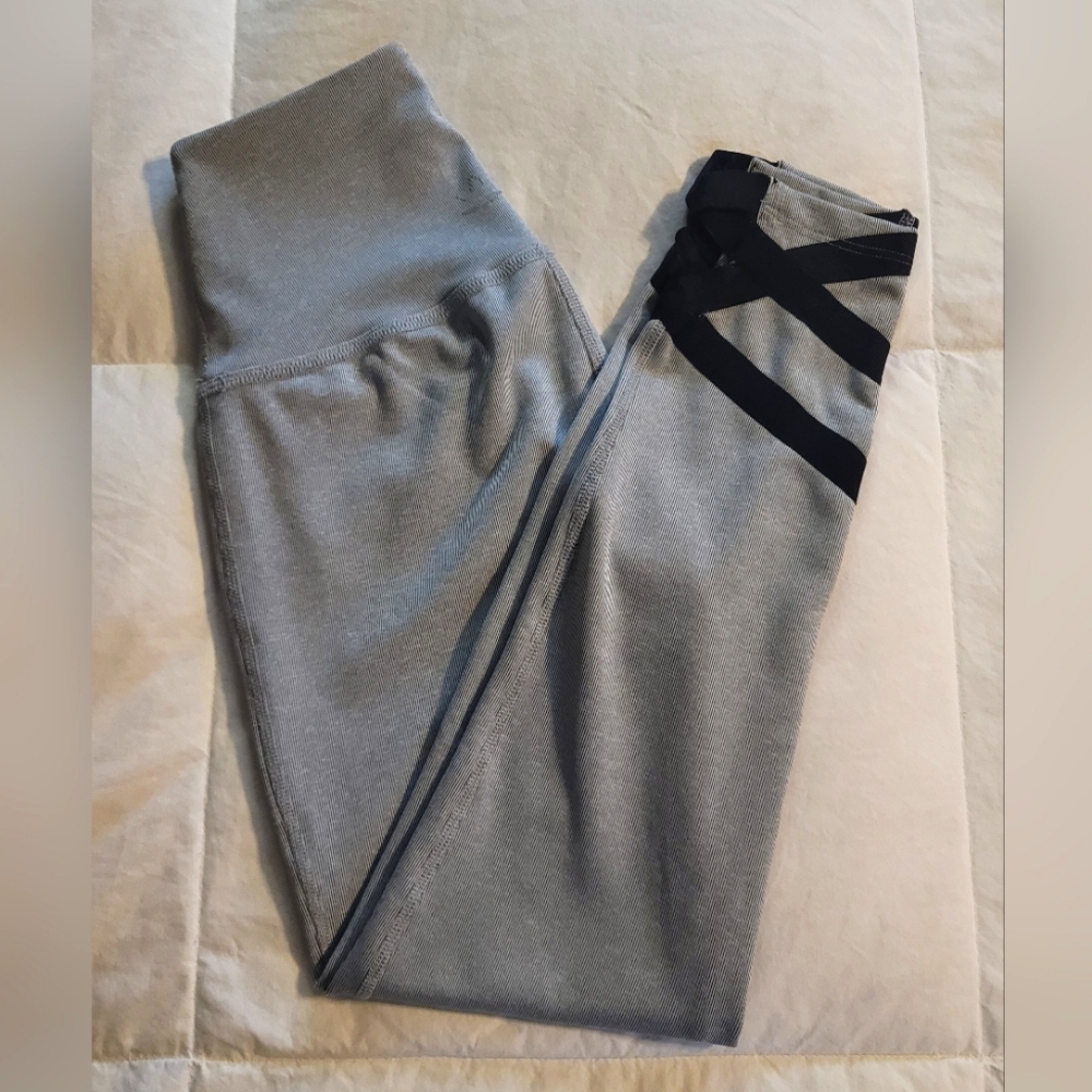 Beyond Yoga midi yoga pants; size Small